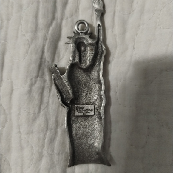 Gloria Duchin Statue of Liberty 3.75" red, white, blue crystals for neck chain - Picture 2 of 3